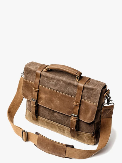 Oakern Voyager Messenger – Waxed Canvas & Leather Laptop Bag