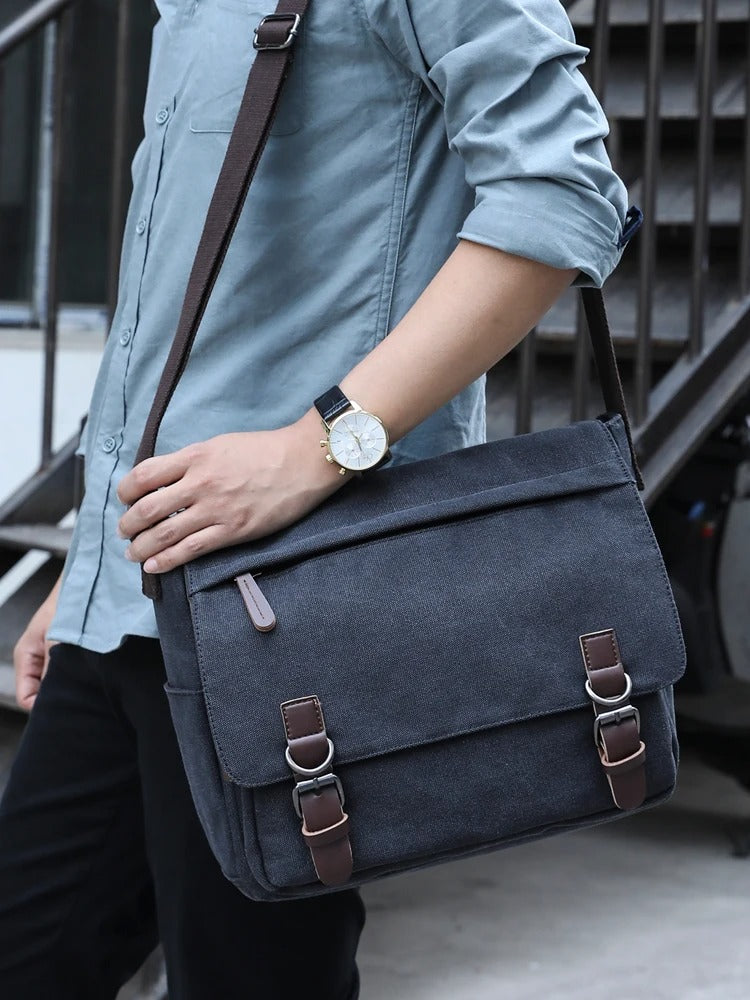Oakern Explorer Messenger – Waxed Canvas & Leather Shoulder Bag